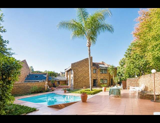5 BEDROOM TOWNHOUSE FOR SALE IN BEDFORDVIEW